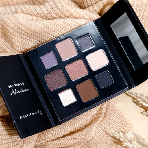 Jetsetter - open-flatlay-on sweater-lifestyle-SOCIAL.jpg